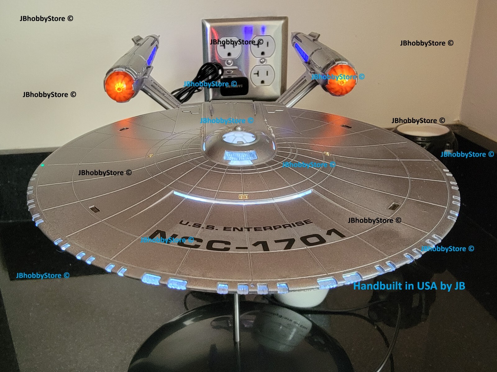 Star Trek SNW U.S.S. Enterprise 1:1000 Scale Set Prop Replica Model with lights
