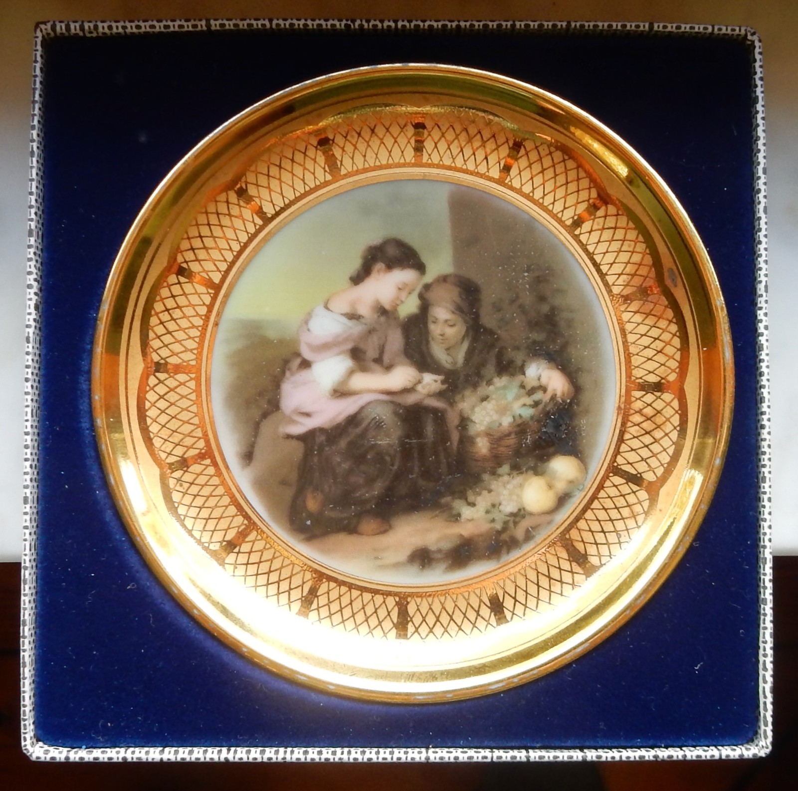 Vintage TK  W. Germany Two Girls 22.8K Gold-plated Mini Plate