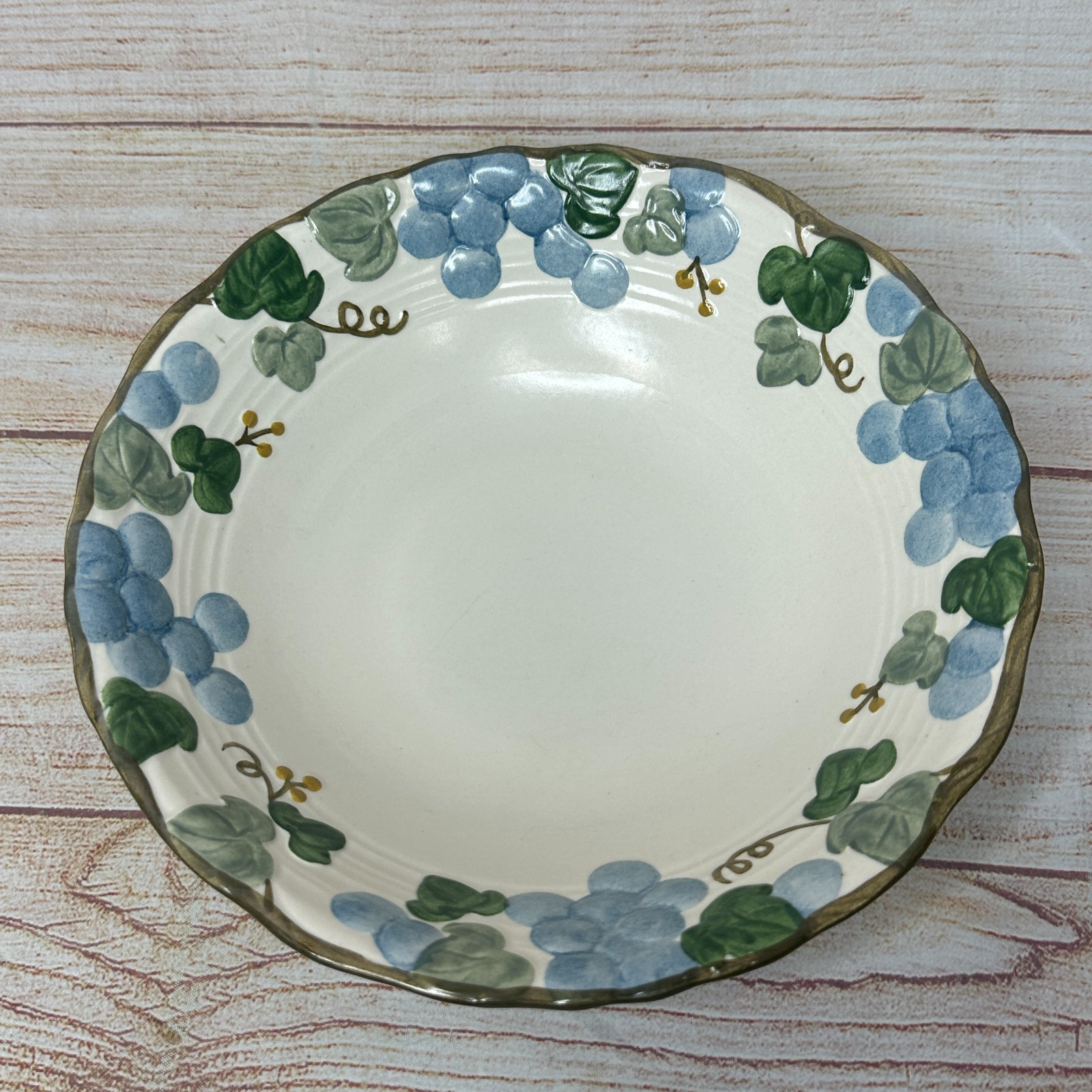 VTG Metlox Poppytrail Sculptured Grape Dinnerware 9.5\