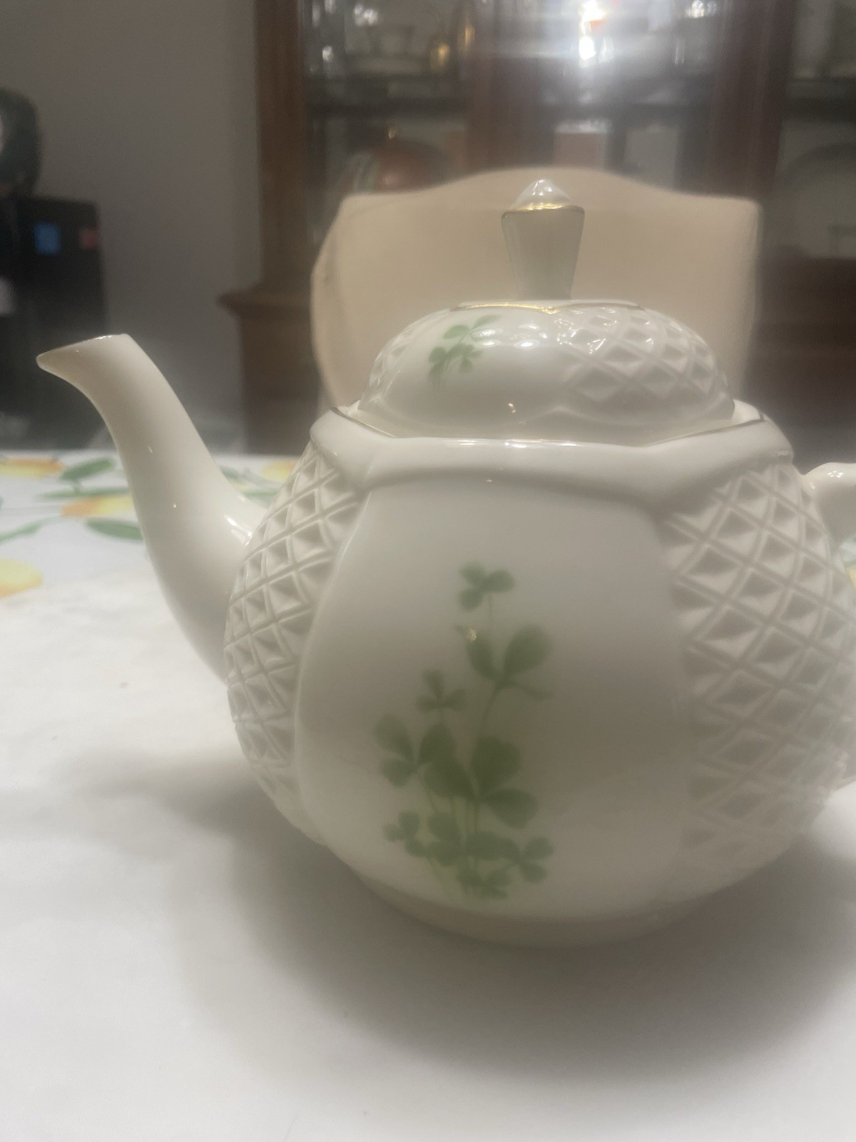 Vintage Donegal Teapot. Made In Ireland with Lid. Excellent Condition