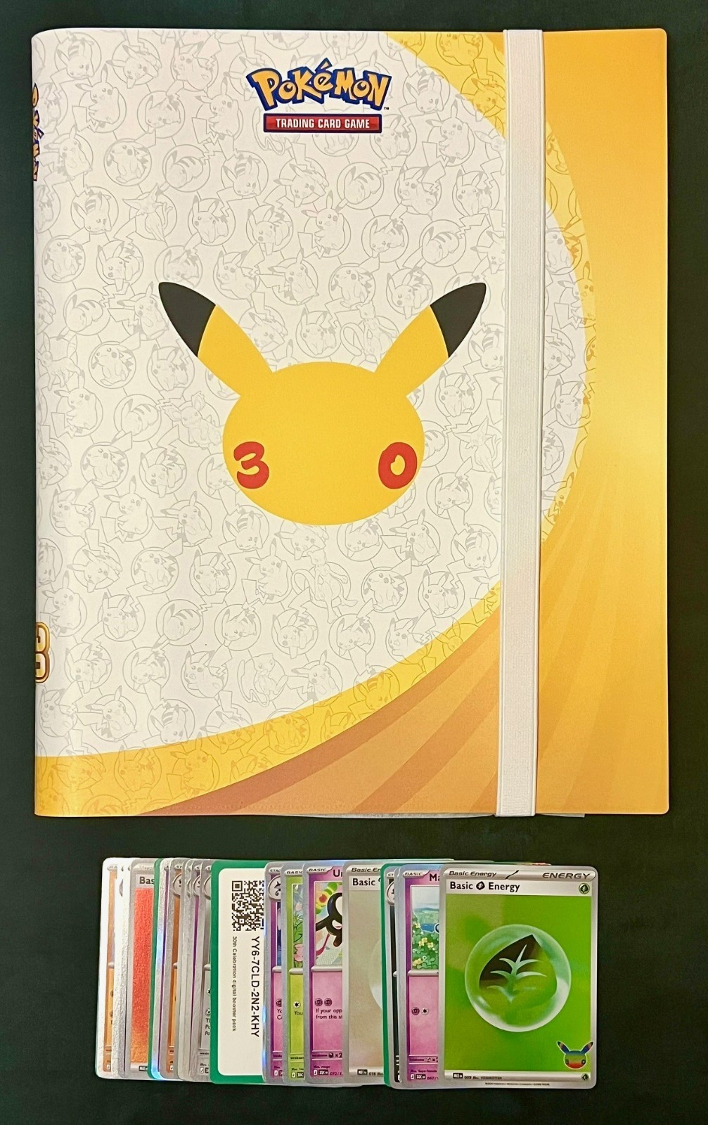 Pokemon TCG 30th Celebration Binder Only + 5 packs worth of bulk - No Hits ✅