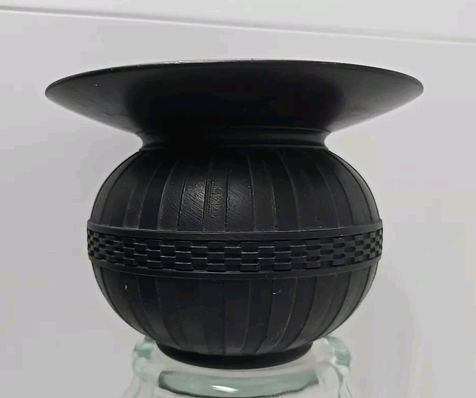Wedgwood Black Basalt Spittoon / Cache Pot 1920s