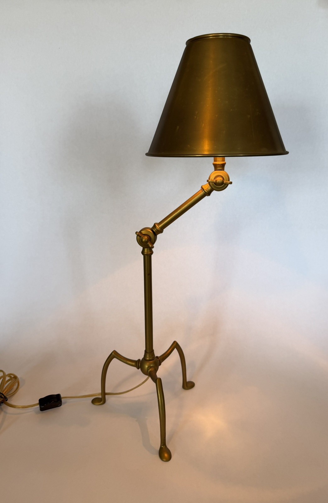 Vintage W.A.S Benson Arts & Craft Table Lamp Brass Tripod Desk Lamp 20th Century Vintage W.A.S Benson Arts & Craft Table Lamp Brass Tripod Desk Lamp 20th Century