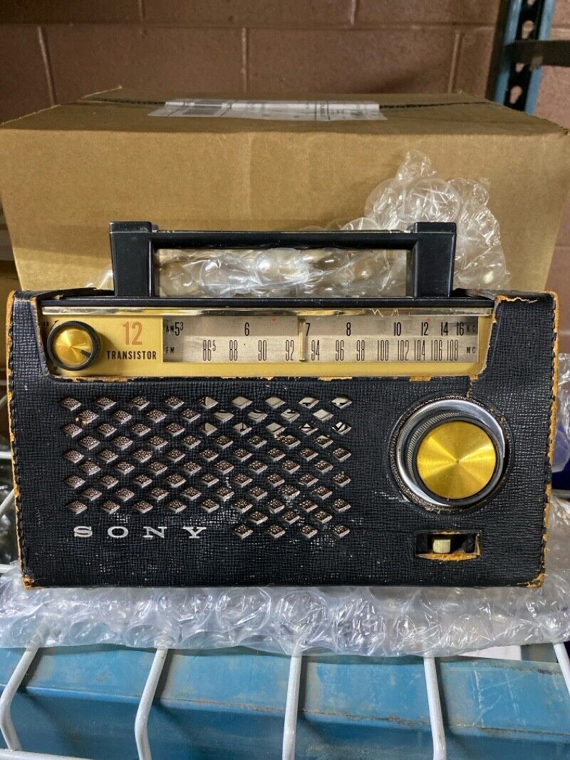 Vintage 1960s Sony 12 Transistor Portable AM FM Radio Model TFM-121 Japan