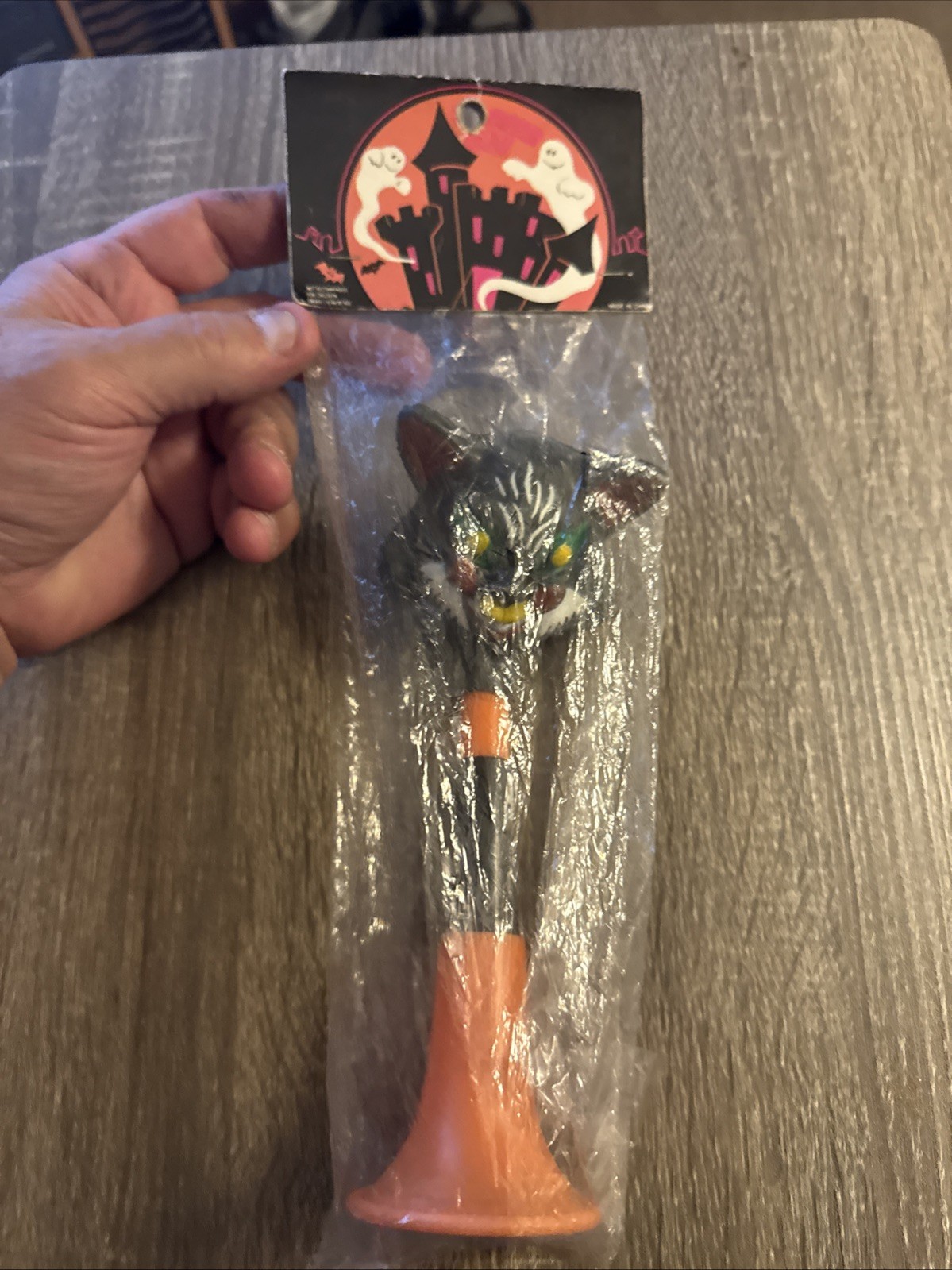 Vtg Fun World Halloween Spooky Horn Black Cat Noisemaker Squeeze Toy Sealed NOS Vtg Fun World Halloween Spooky Horn Black Cat Noisemaker Squeeze Toy Sealed NOS