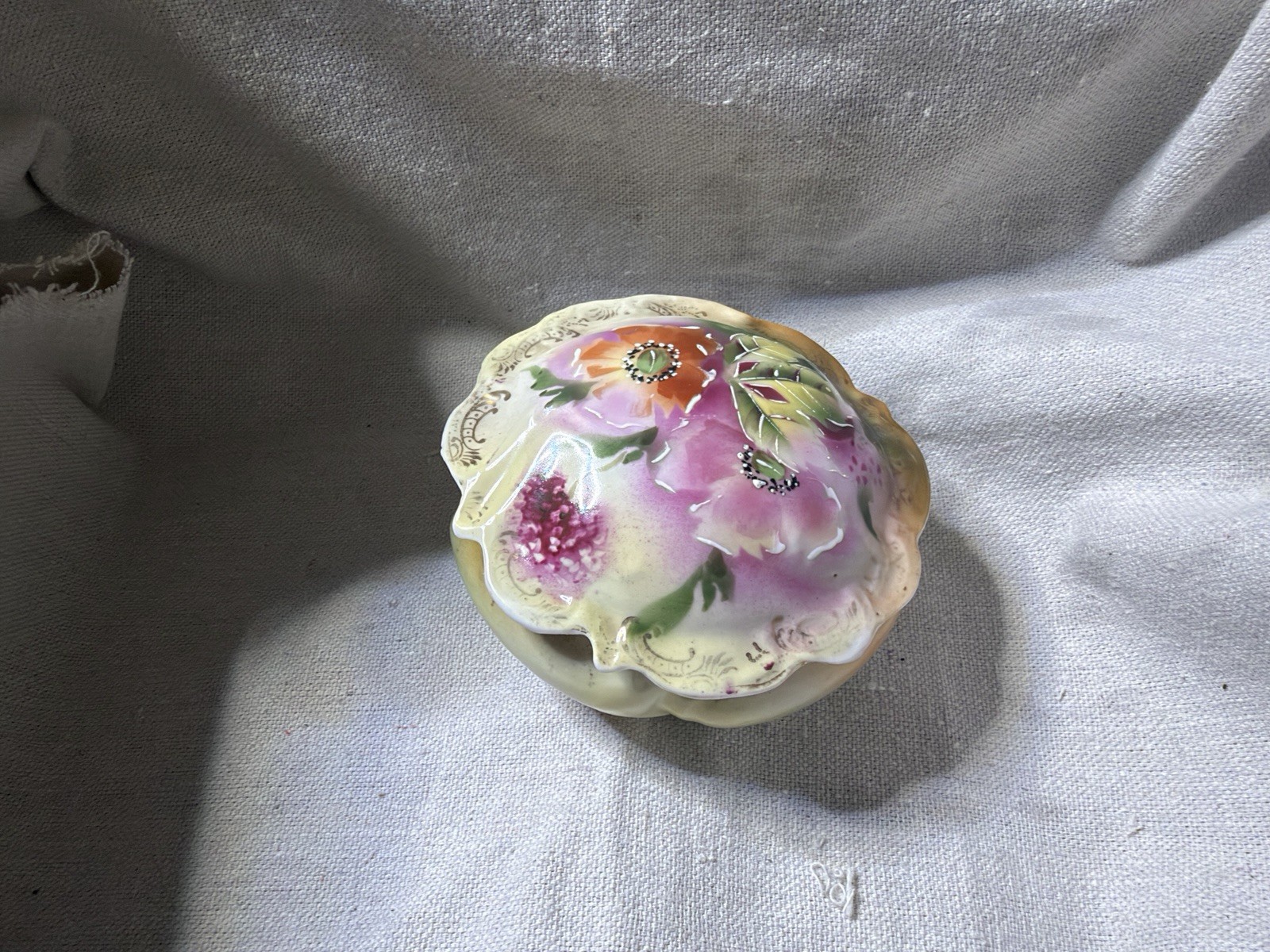 Antique E.S.German Prov Saxe Hand Painted Porcelain Dresser Box Poppies 4 in 