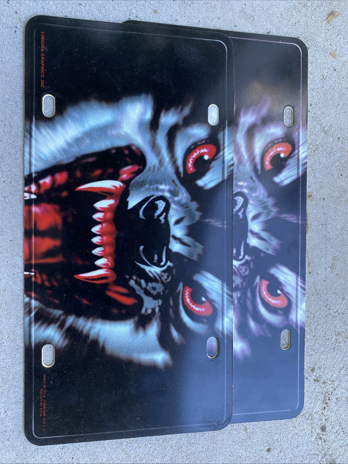 2 Aggressive Wolf Snarling Outdoors Nature Car License Plate Tag