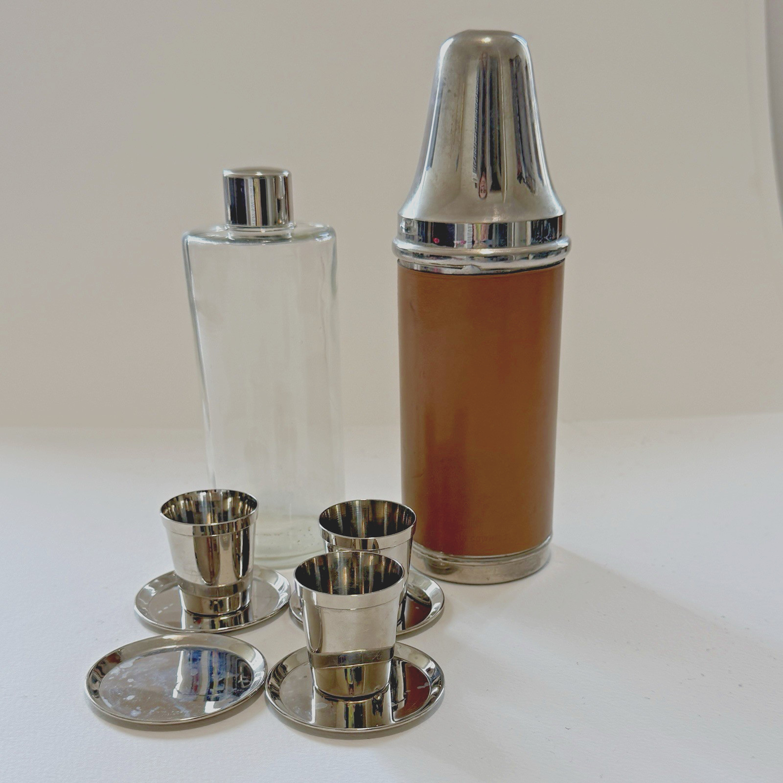 VTG 1940s Noymer German Travel Bar Set Chrome Leather Flask 3 Cups 4 Saucers