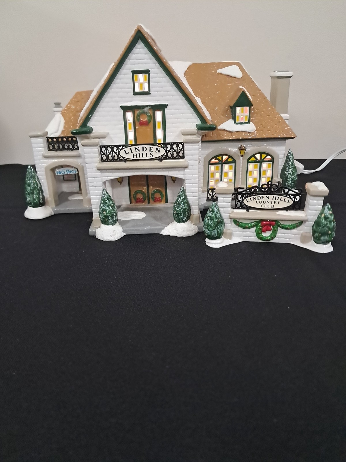 Department 56 Snow Village Linden Hills Country Club 1997
