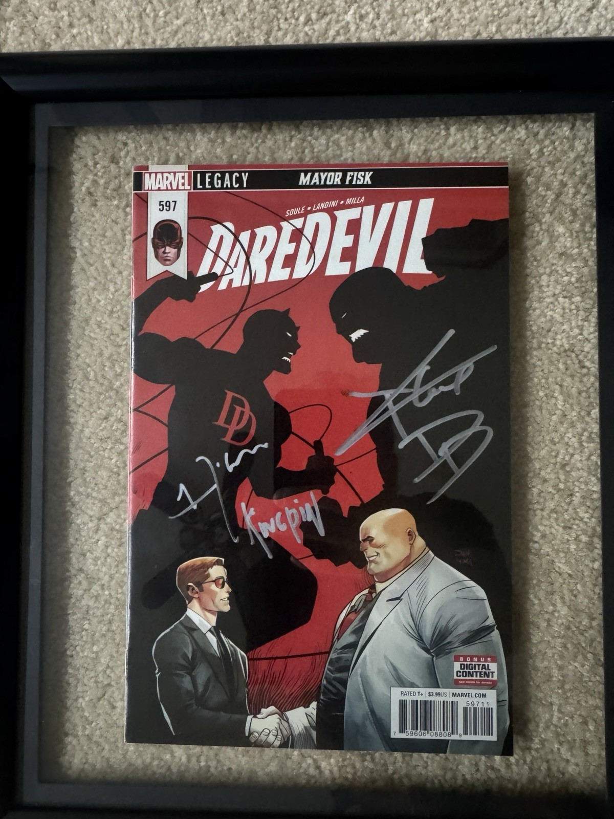 Daredevil SIGNED comic Charlie Cox Vincent D’onofrio (CoA Included)