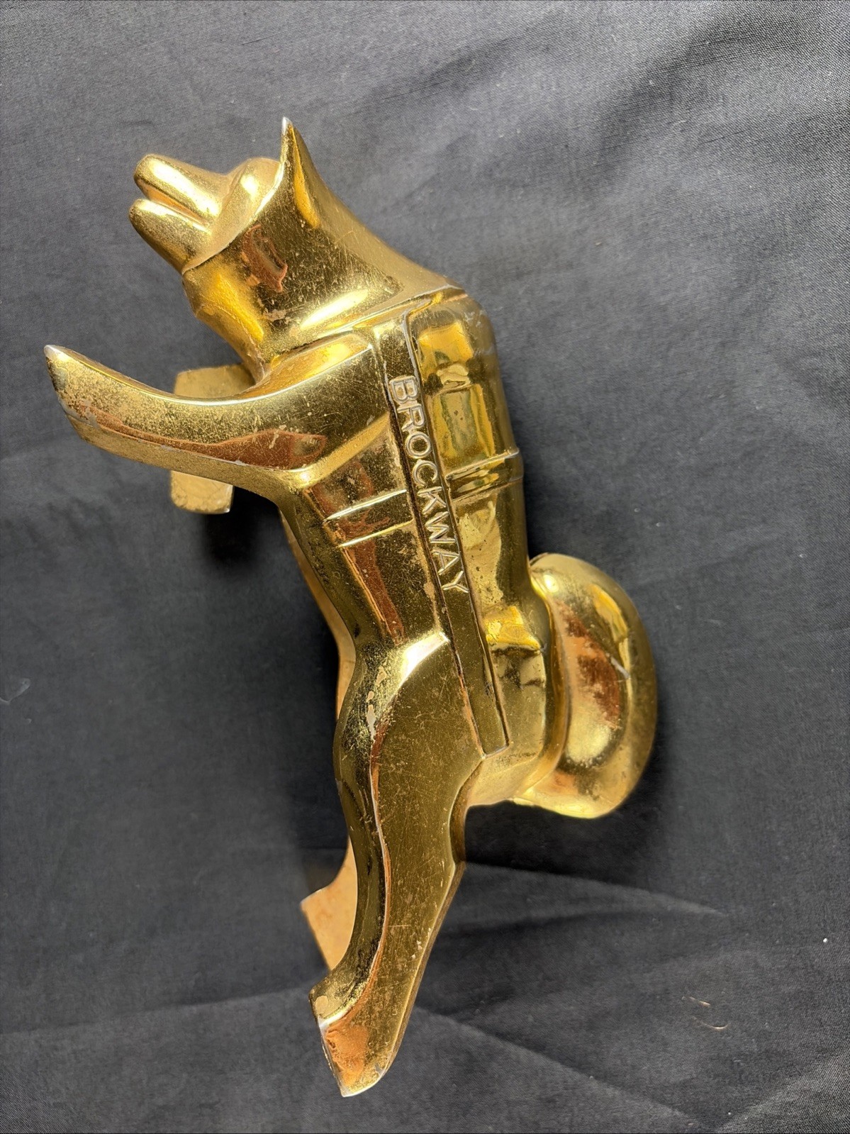 BROCKWAY SEMI TRUCK GILT BRONZE HUSKEY SLED DOG MASCOT HOOD ORNAMENT NOS