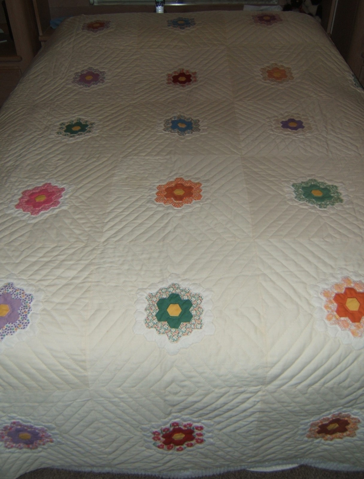Vtg Handmade Grandmother\'s Flower Garden Patchwork Quilt 81\