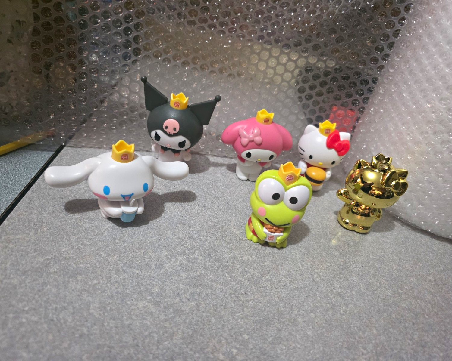 Burger King Figurine Set of 6 Hello Kitty With Rare GOLD