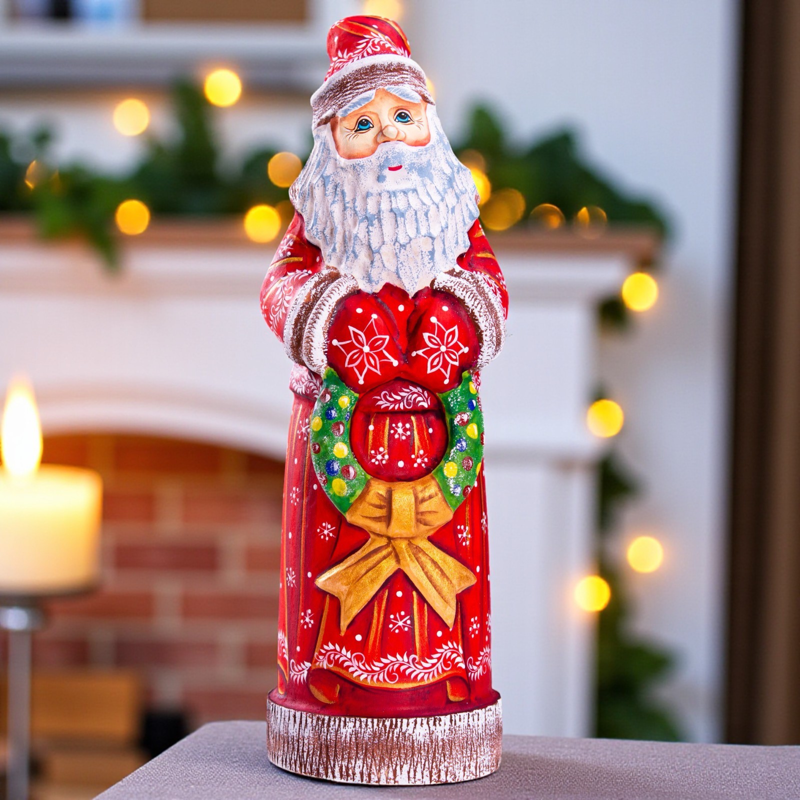 Santa with Wreath Figurine 11\
