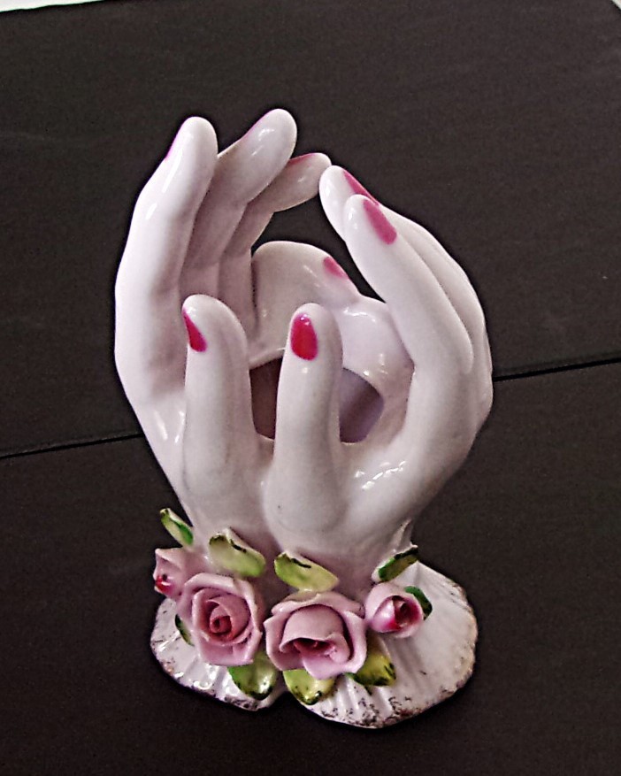 Vintage Lefton Porcelain Hand Figurine Pink Roses Gold Trim Japan 1960s Vintage Lefton Porcelain Hand Figurine Pink Roses Gold Trim Japan 1960s