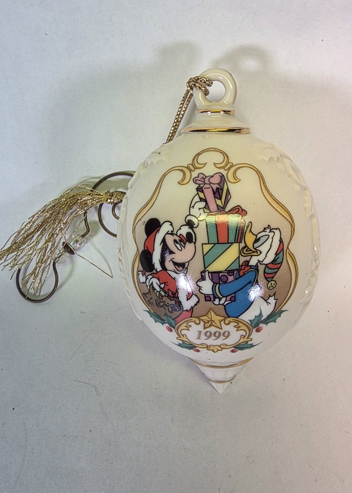 1999 Lenox Disney Mickey & Donald Gift-Giving Holiday Helper Porcelain Ornament 