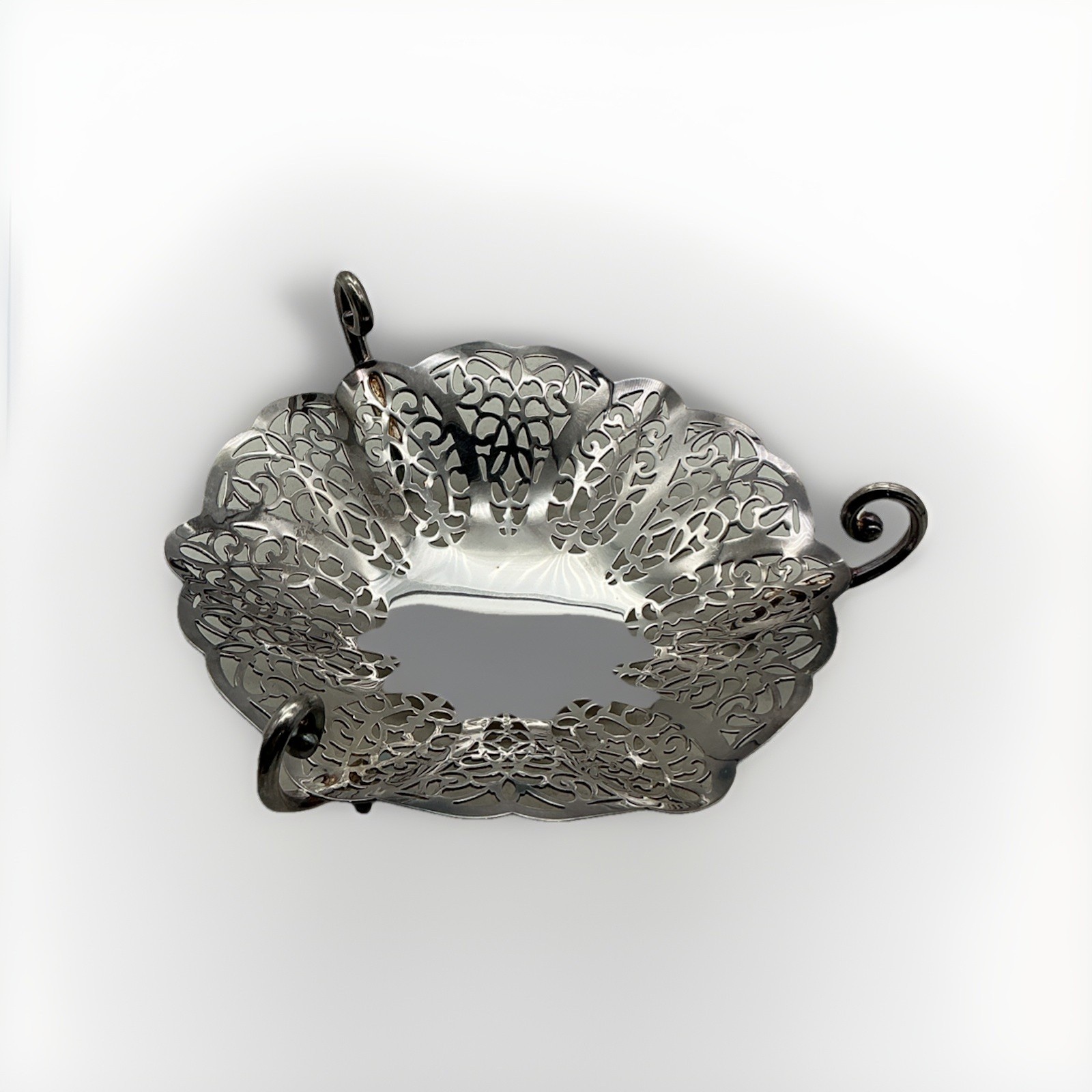 vintage Lovelace silver plate reticulated candy dish excellent condition (250)
