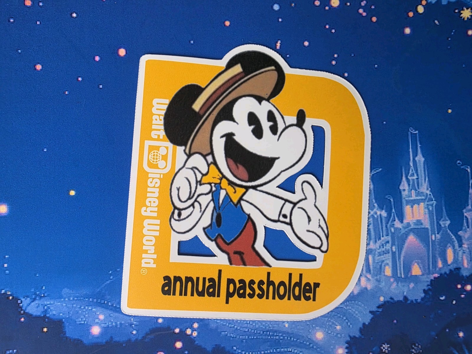 Walt Disney World Annual Passholder Magnet  2026 Mickey  Mouse 