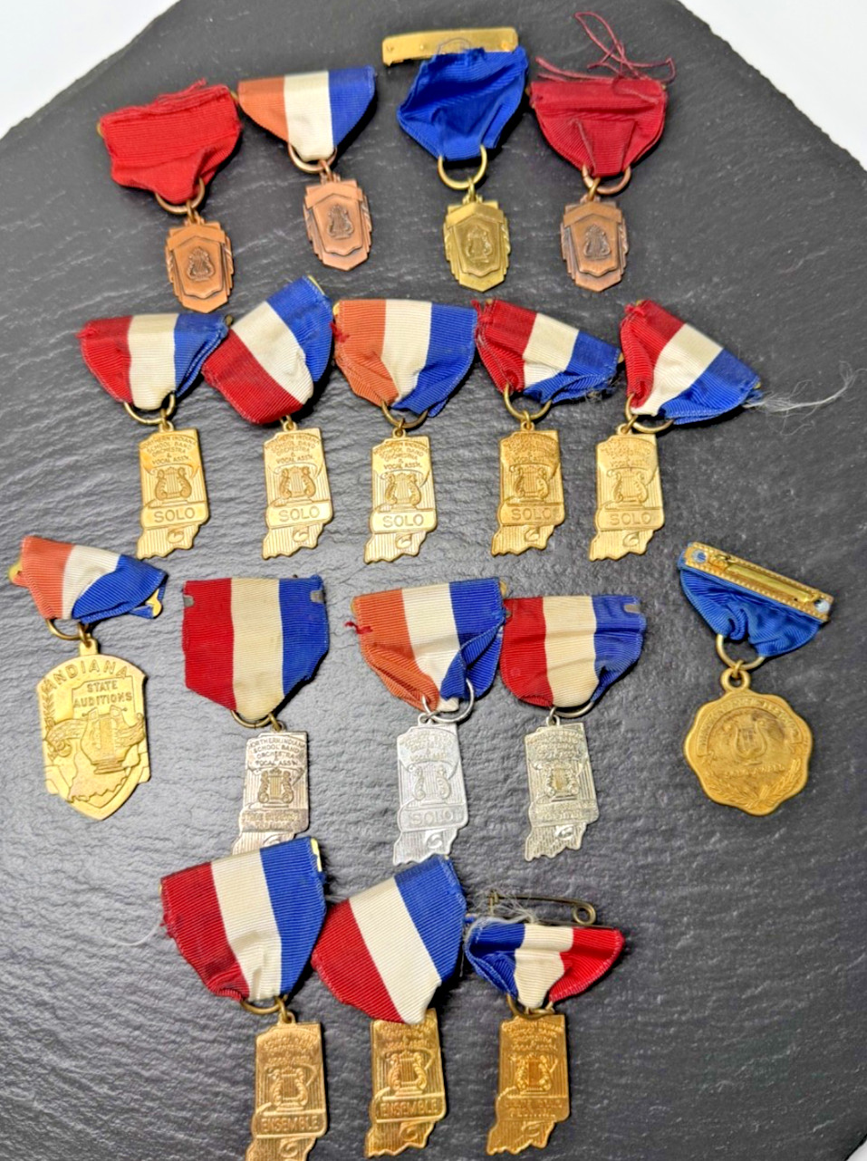 COLLECTION OF 17 VINTAGE INDIANA SCHOOL MUSIC AWARD PINS P511