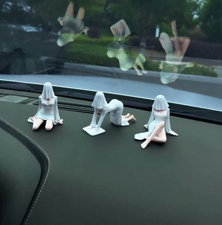 Gothic Ghost Queen Miniature Car Ornament White Black Halloween Decor