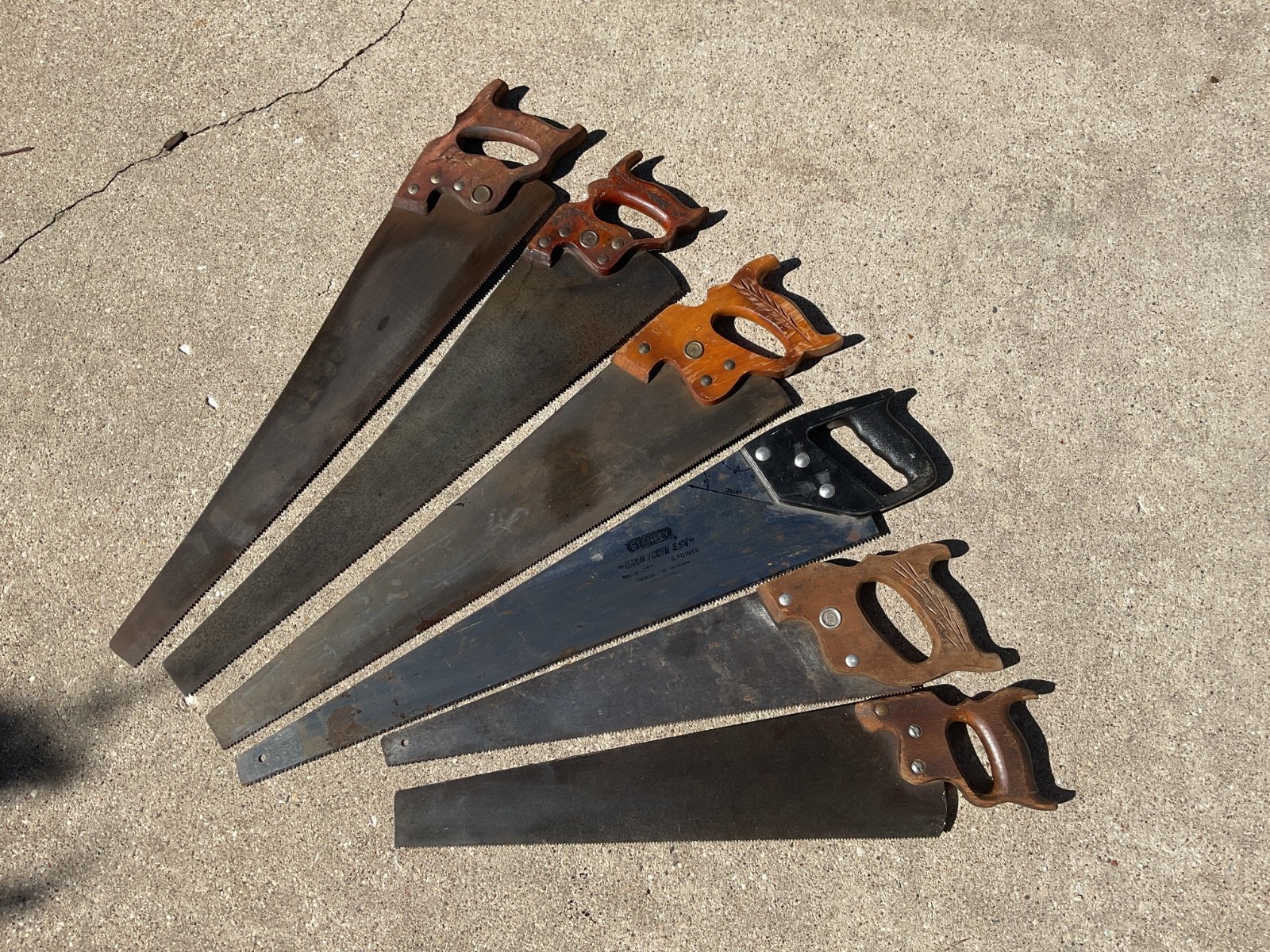 6 Vintage Cross Cut Hand Saws DISSTON, STANLEY, TRUE VALUE, SUPERIOR, & ?