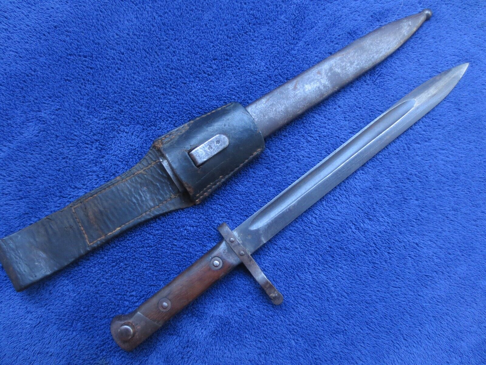 ORIGINAL AUSTRO-HUNGARIAN MODEL 1895 CARBINE  BAYONET AND SCABBARD WITH FROG