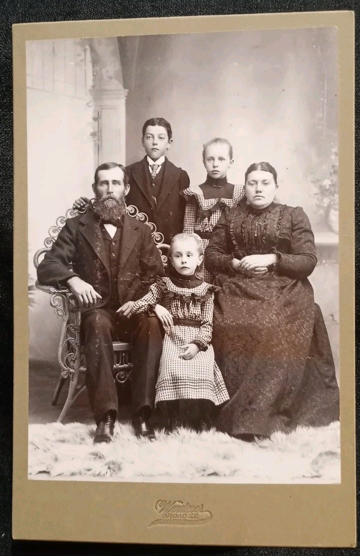 Antique Cabinet Card Photo Victorian Portrait Family Quakertown Pennsylvania