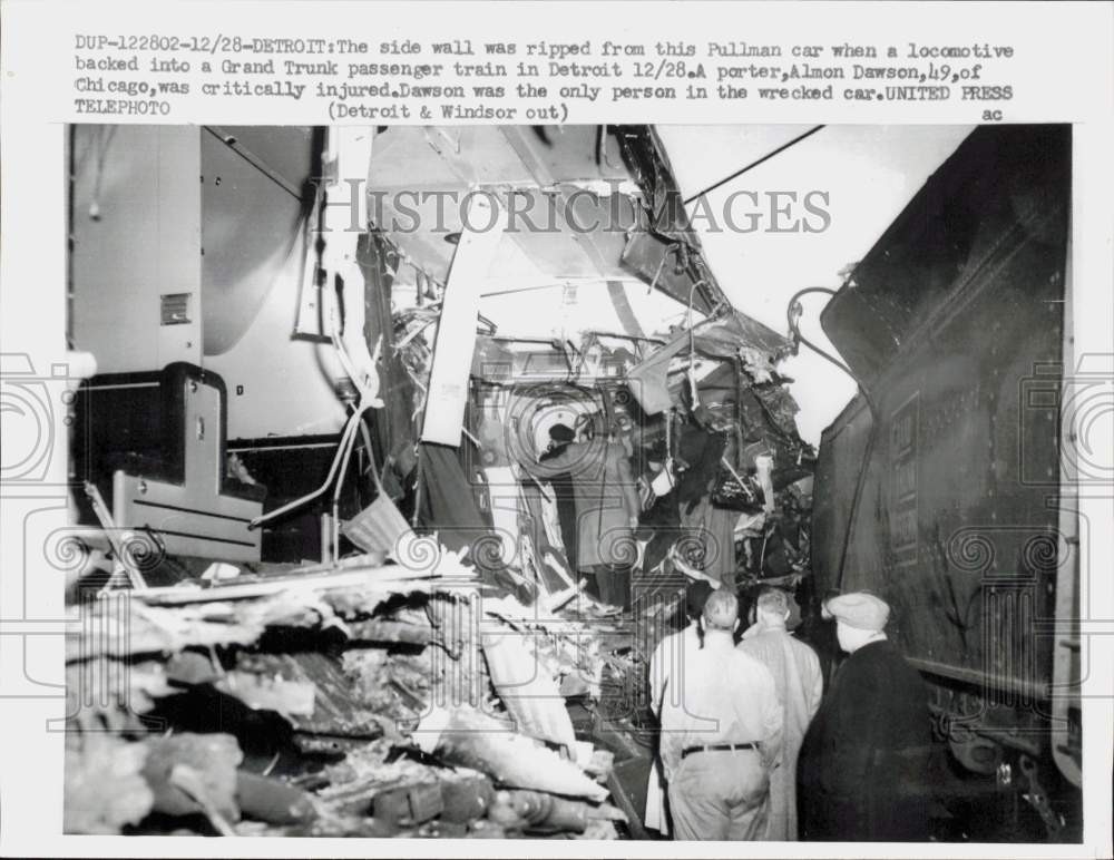 1958 Press Photo Wrecked Pullman car of Grand Trunk passenger train, Michigan