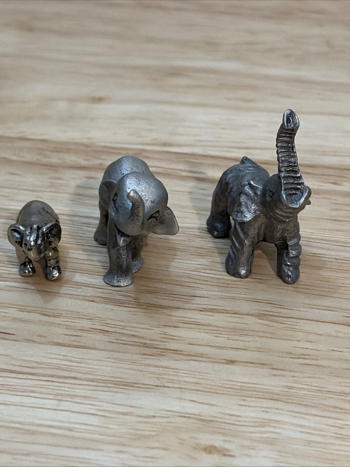 3 PC SMALL PEWTER COLLECTIBLE ELEPHANT # P39 ON HOOF FIGURINES SHELF SITTER