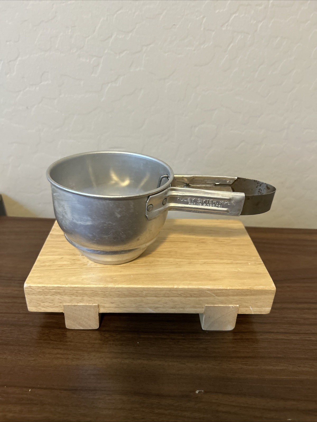 VTG Foley Flour Sifter 1 cup Aluminum with Squeeze Handle Pat 2326761