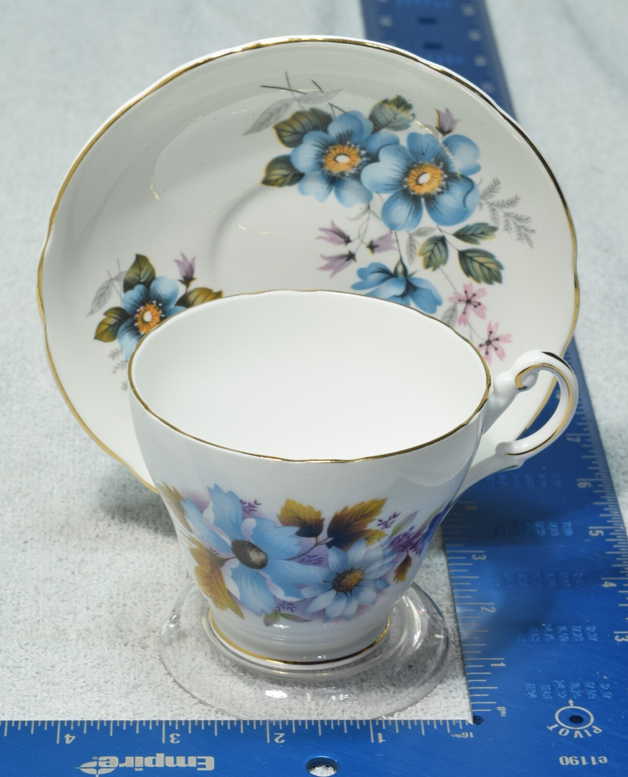 Regency Bone China Tea Cup And Saucer England Blue Daisies