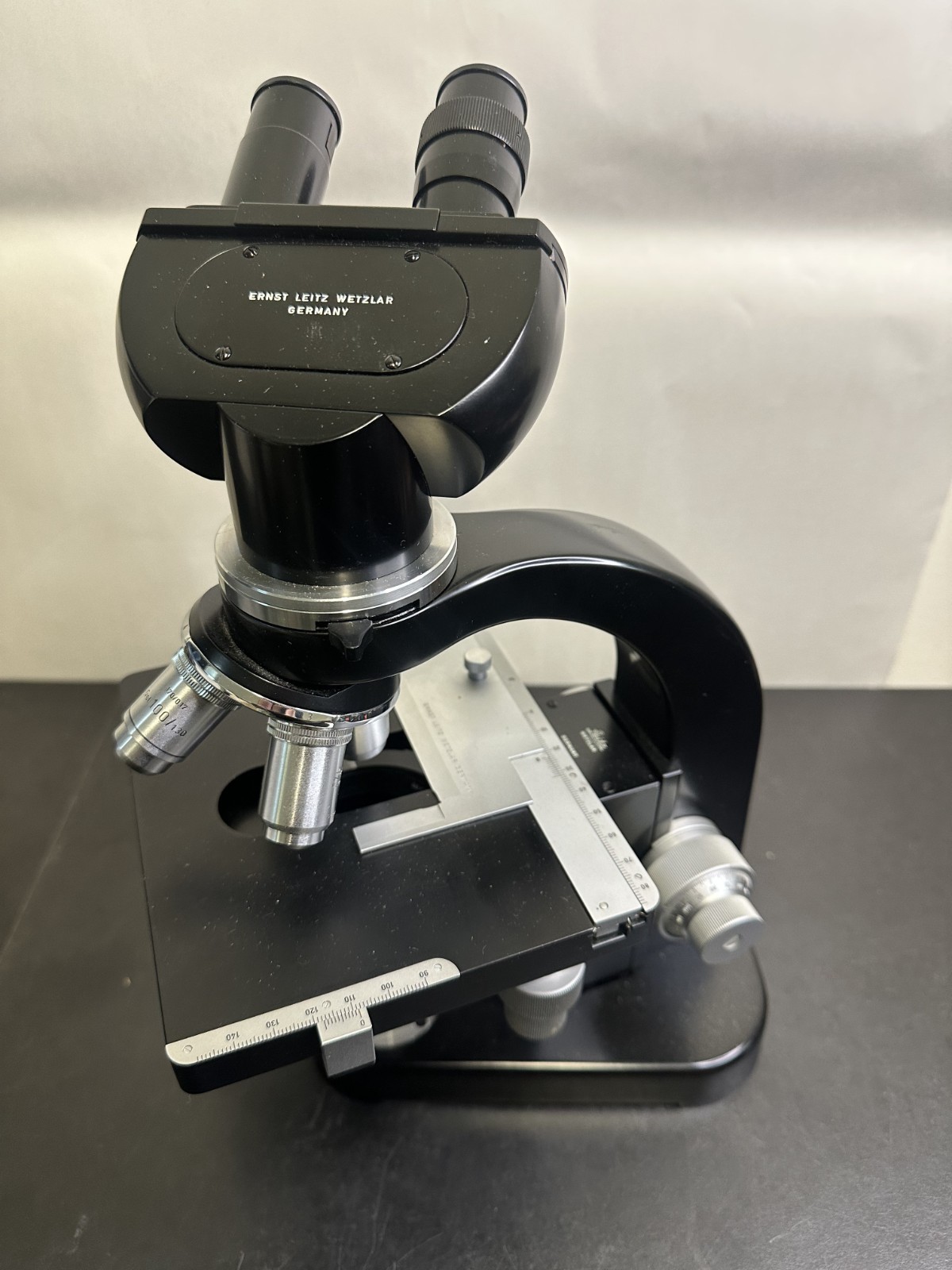VTG Ernst Leitz Wetzlar Binocular Compound Microscope w/ 3 Attachments