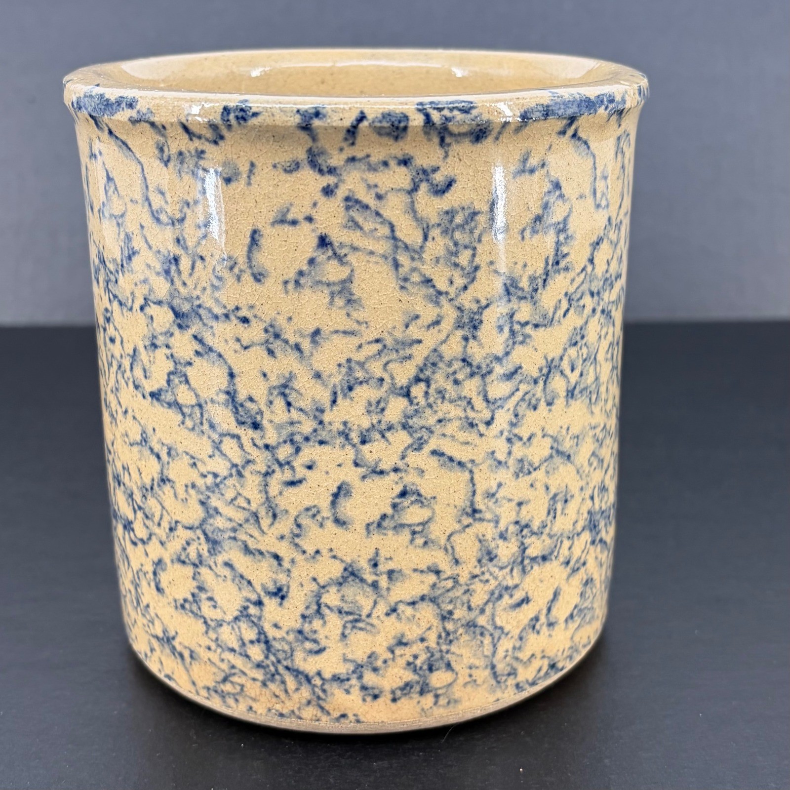 R.R.P. Co Roseville Crock Blue Sponge Stoneware Pottery Farmhouse #700-E 1 Quart