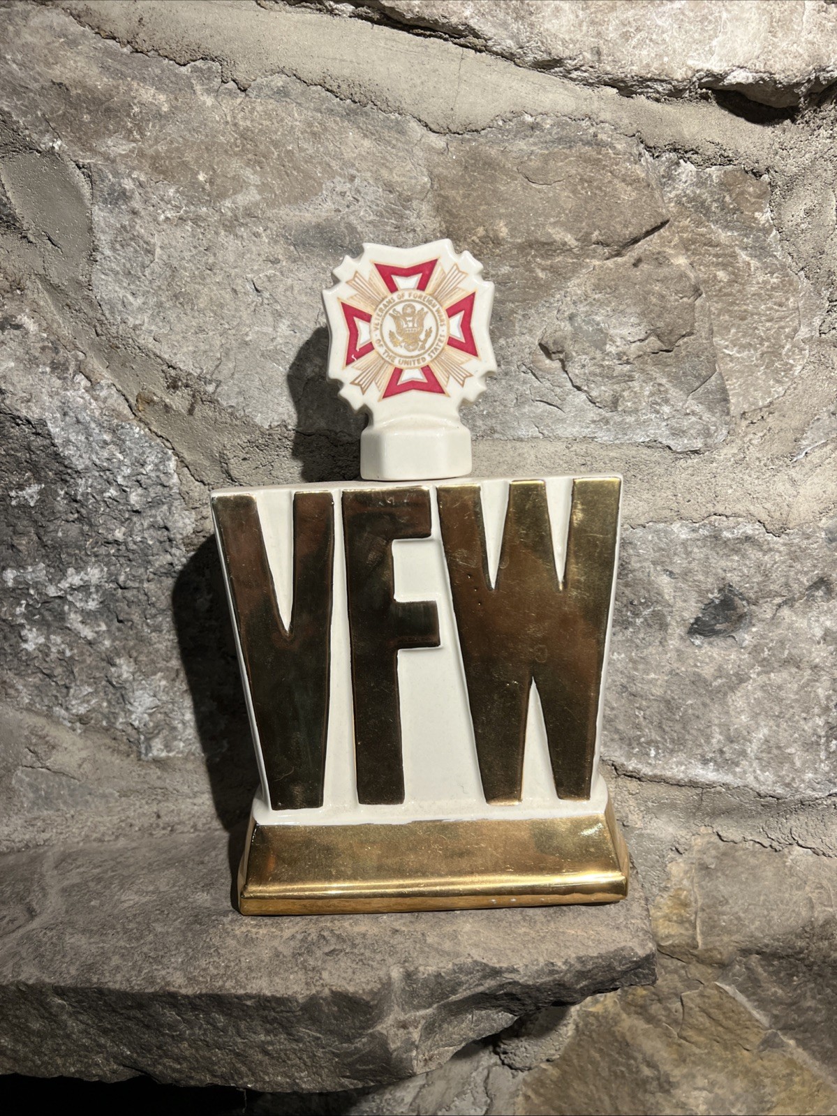 Vtg Ezra Brooks VFW Heritage China 24Kt Gold Decorated Decanter 1974 EMPTY