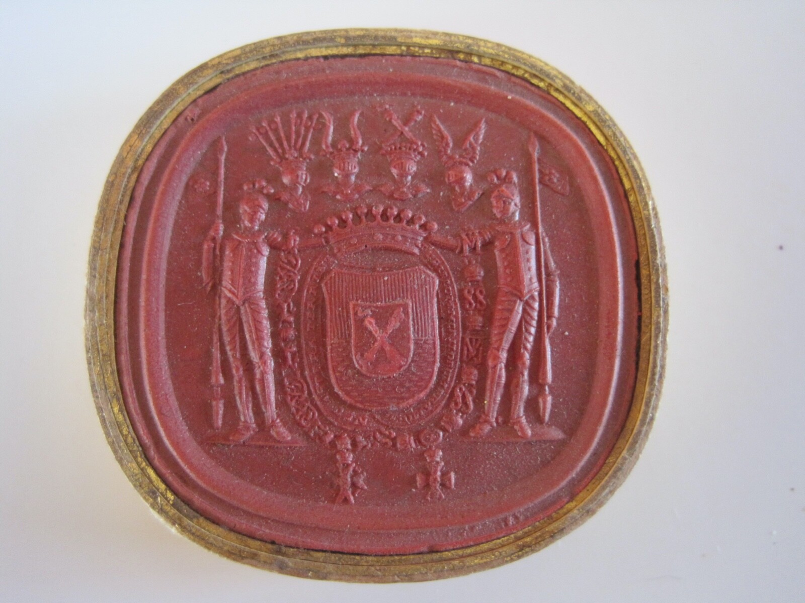Great Seal Britain Two Soldiers W/ Spears Touching Crown Arrows Great Britain