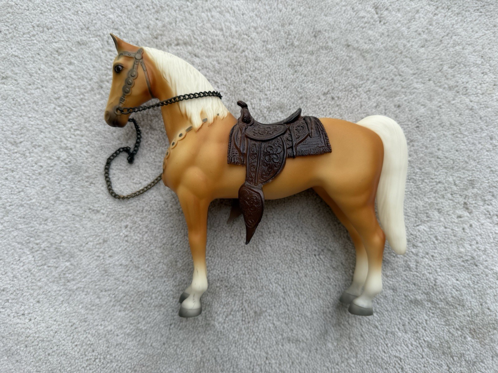Retired Breyer Horse #998 Gambler Palomino Western Pony Saddle Reins