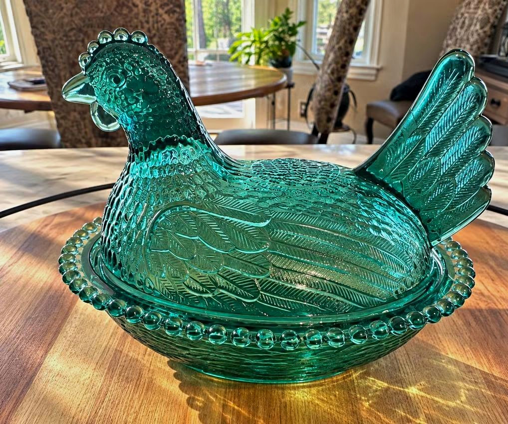 Rare Hard To Find Indiana Glass Evergreen Hen On Nest