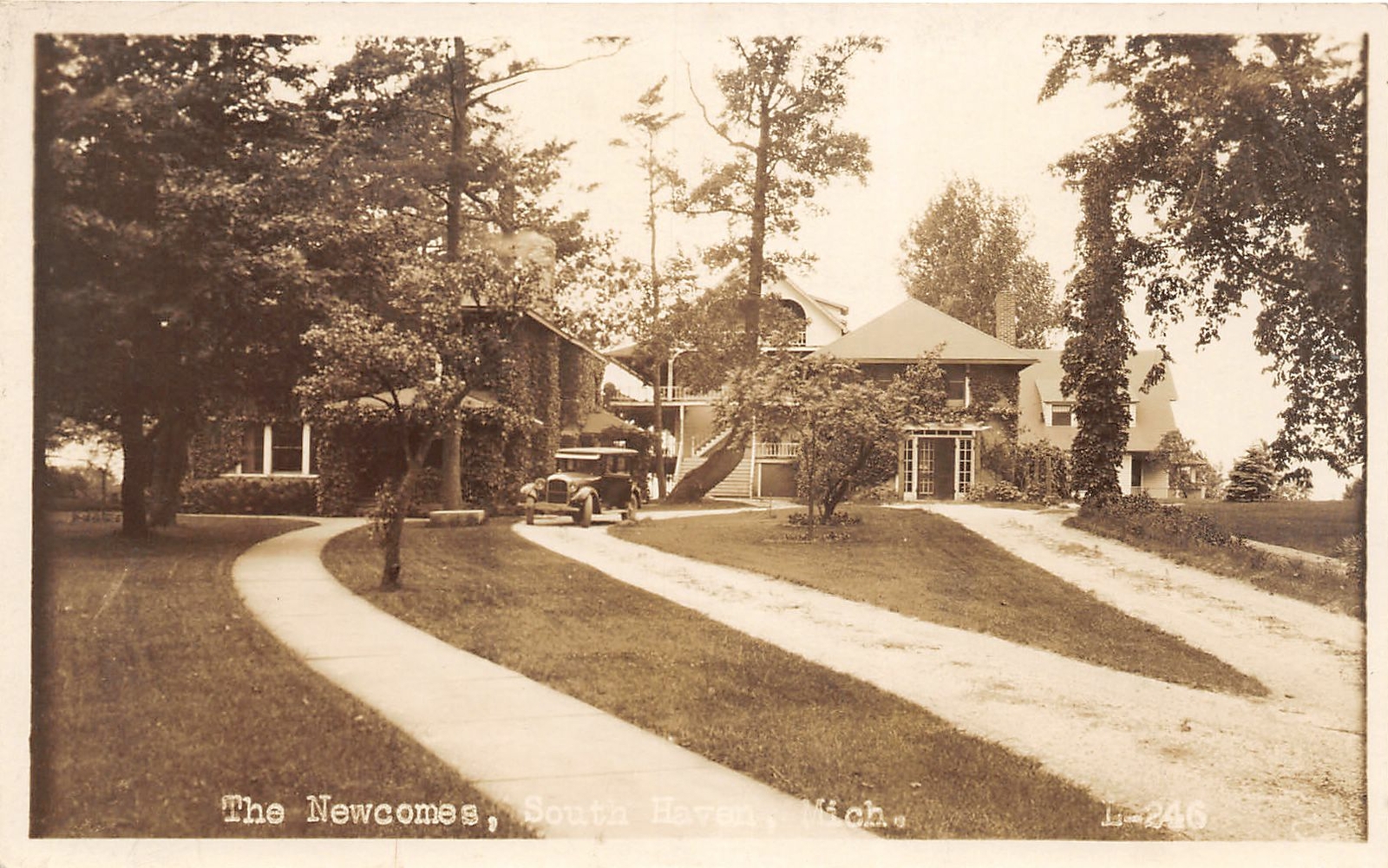H9/ South Haven Michigan RPPC Postcard c1930s The Newcomes Residence 3