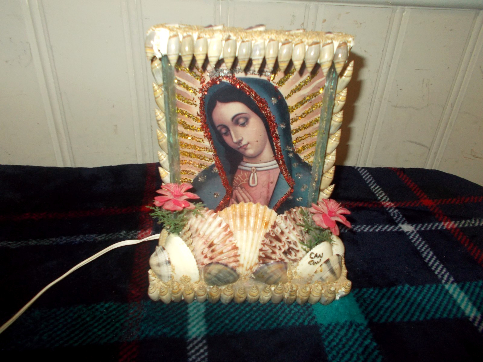 VINTAGE VIRGIN MARY SEASHELL LIGHT CANCUN