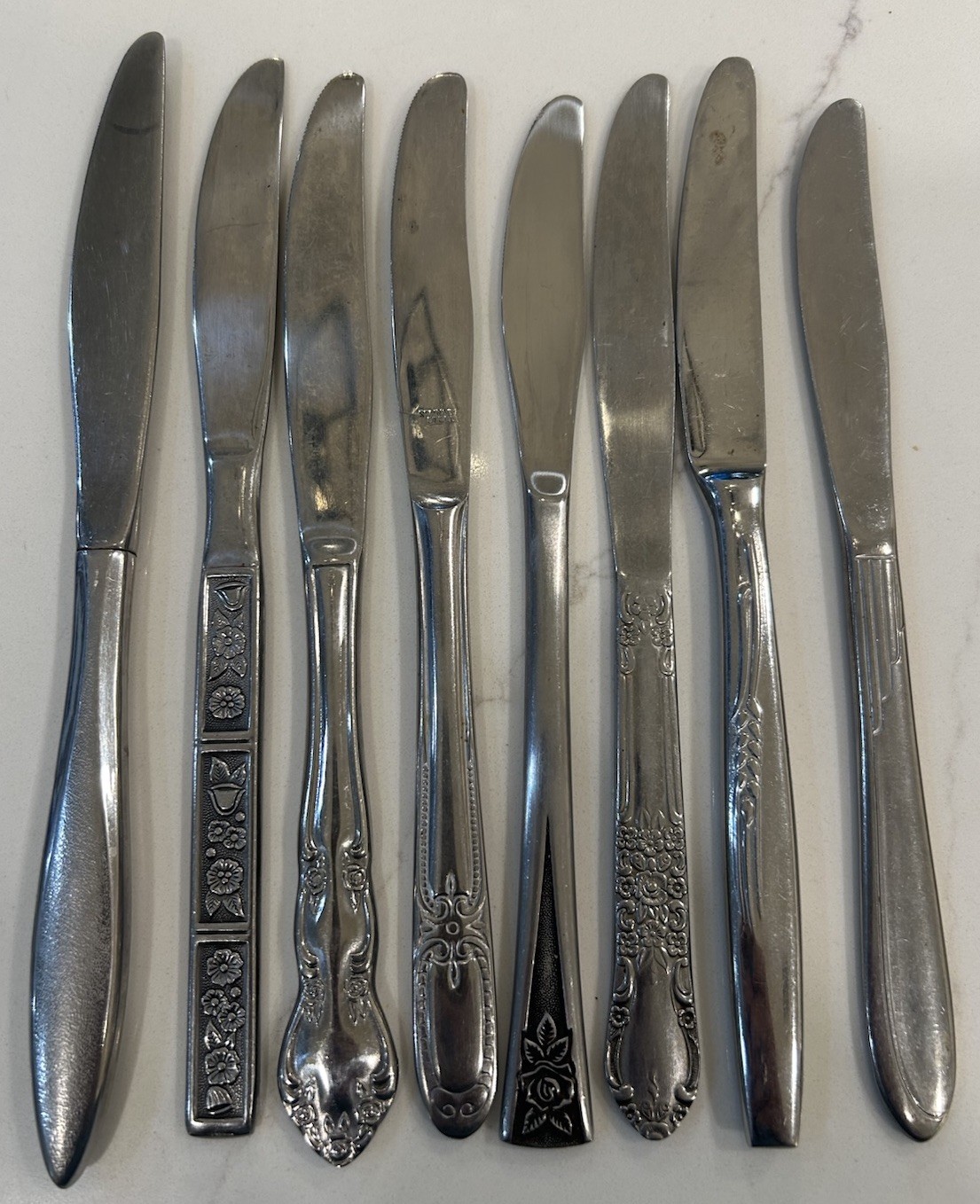 Vtg Mixed Lot of 8 Dinner Knives 9” MCM Mismatched Stainless Floral Patterns