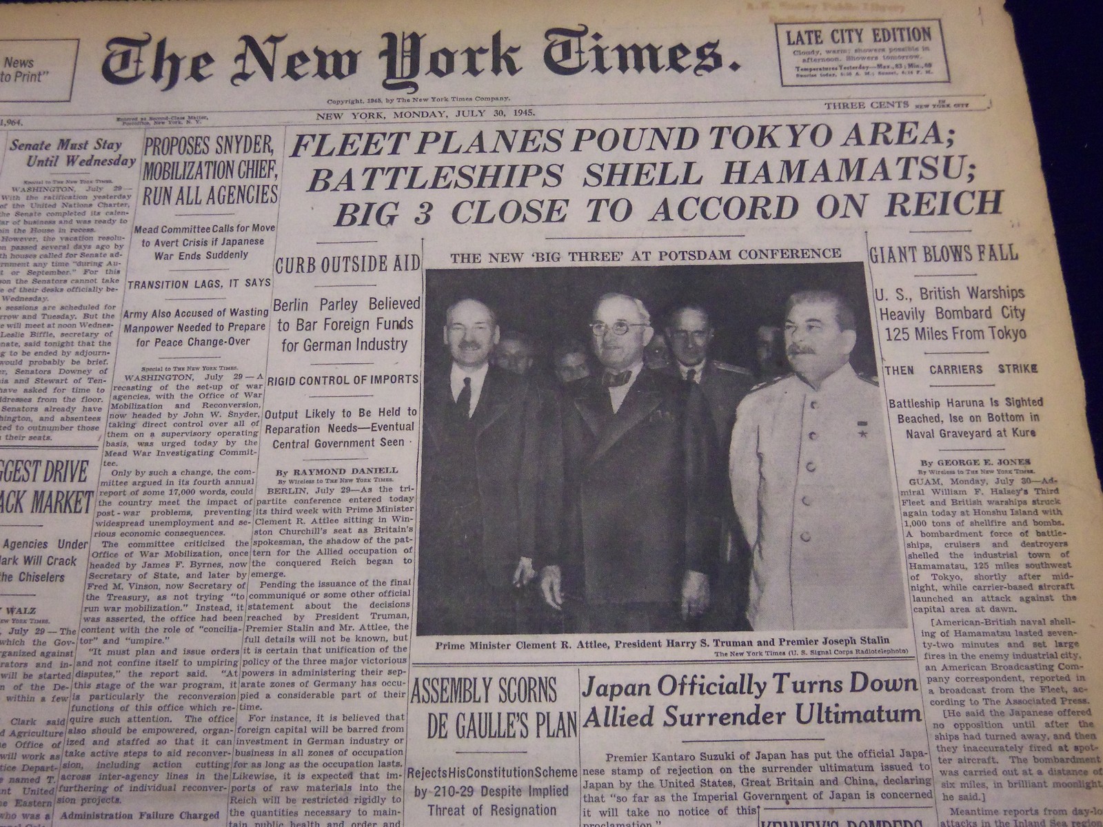 1945 JULY 30 NEW YORK TIMES - FLEET PLANES POUND TOKYO AREA - NT 389 1945 JULY 30 NEW YORK TIMES - FLEET PLANES POUND TOKYO AREA - NT 389