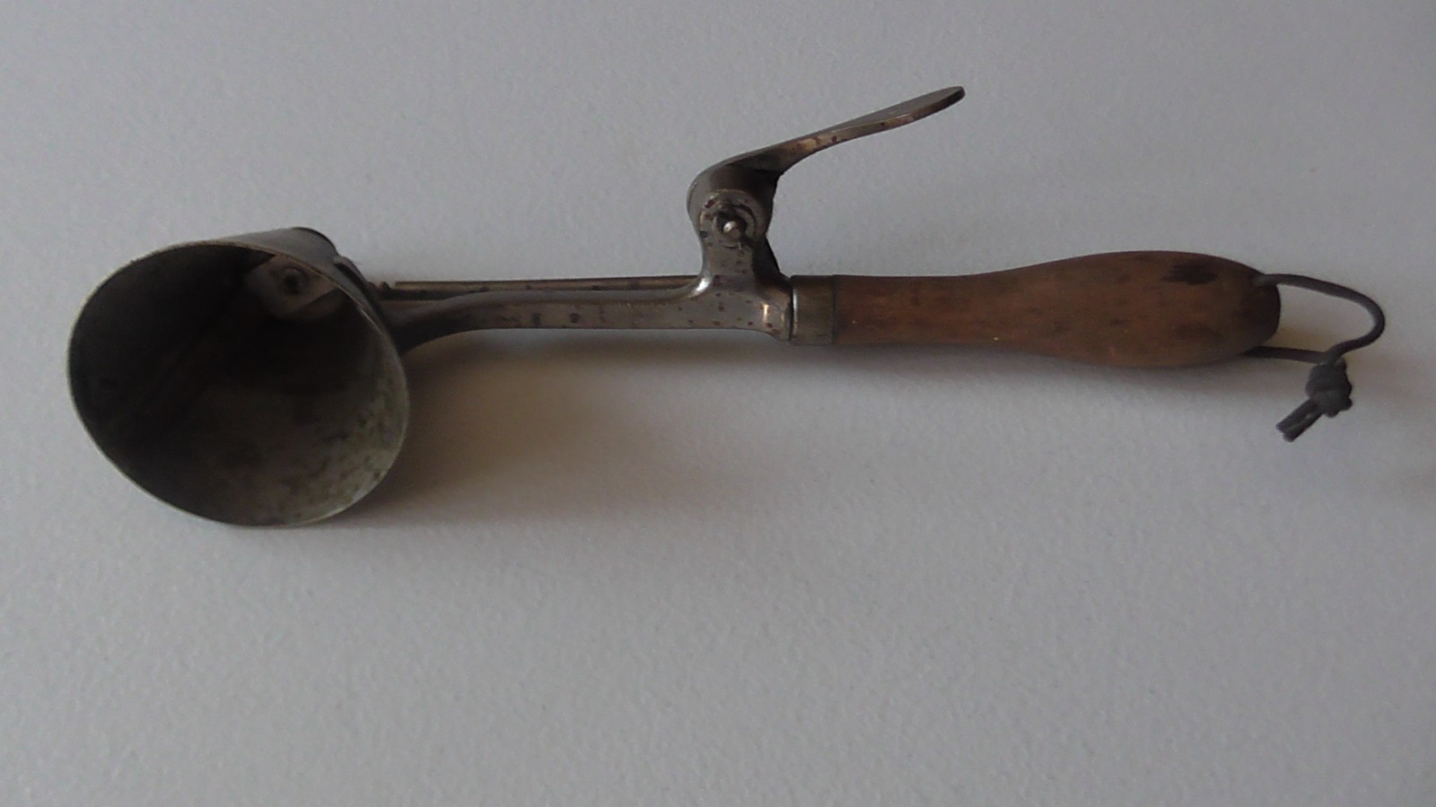 Vintage Gilchrist\'s No. 33 Conical Ice Cream Scoop, 1906 - 1931