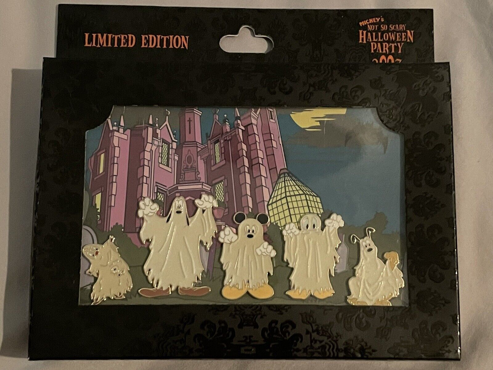 Mickey’s Not So Scary Halloween Party 2007 Pin Set LE 1000
