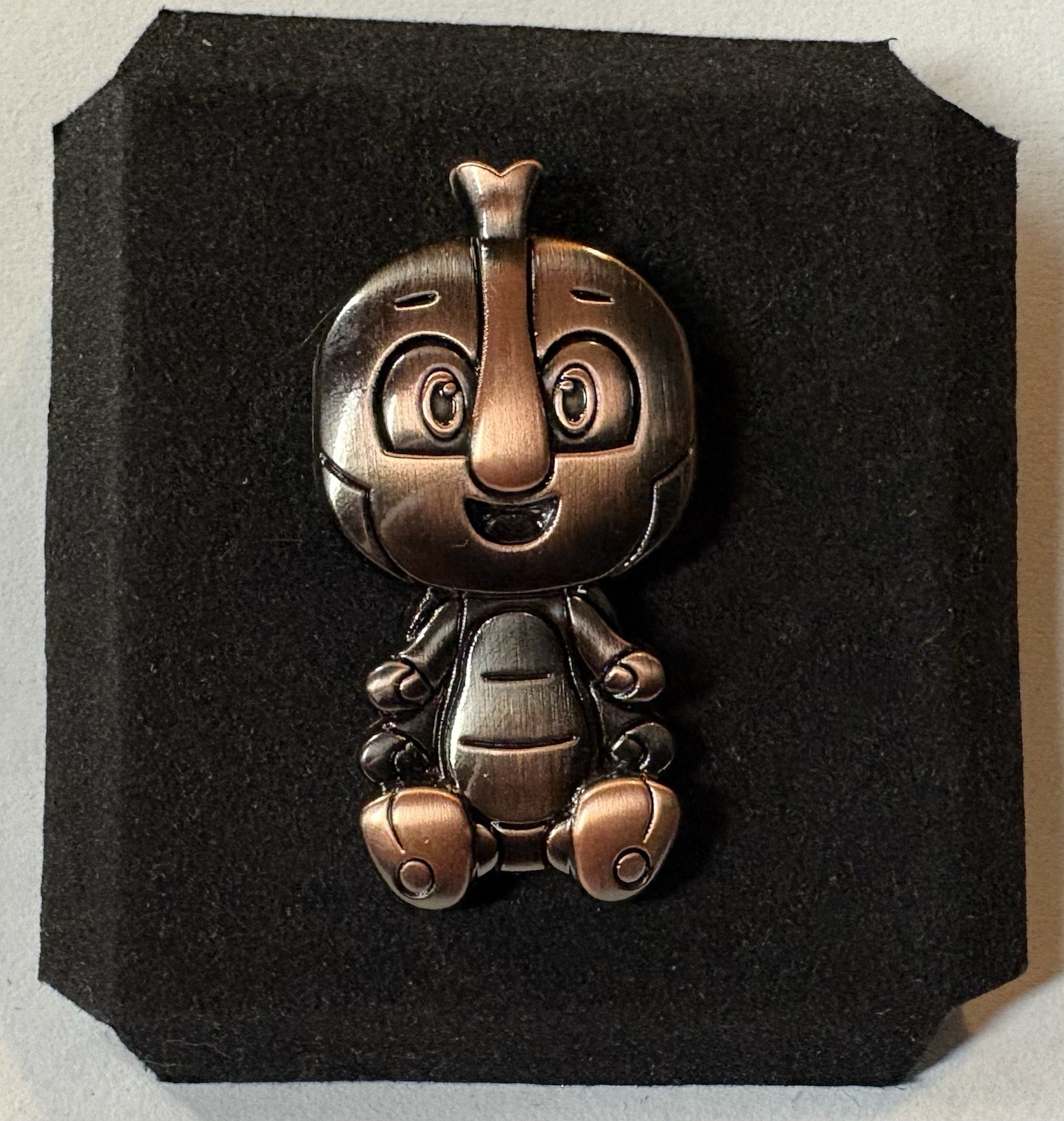 Veefriends Treasure Chest Pin Balanced Beetle  /75