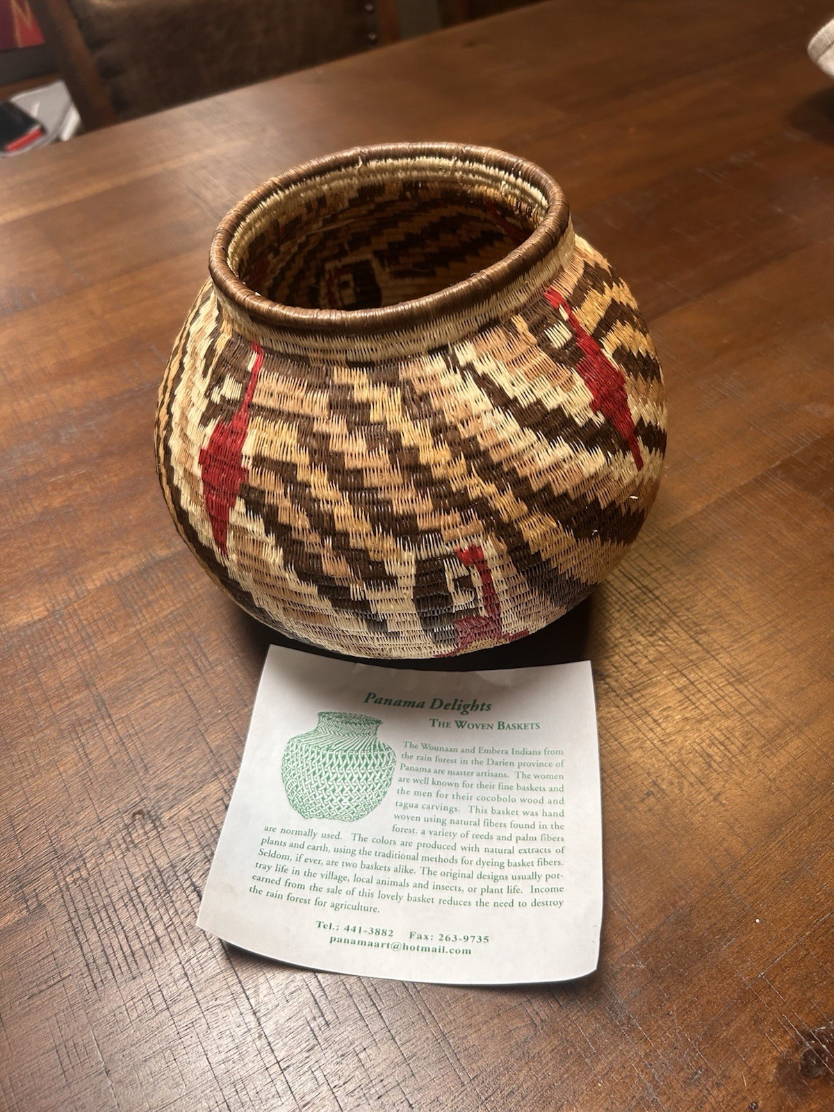 LARGE 9 INCH DIAMETER WOUNAAN EMBERA PANAMA HANDWOVEN BASKET PARROTS MOTIF LARGE 9 INCH DIAMETER WOUNAAN EMBERA PANAMA HANDWOVEN BASKET PARROTS MOTIF