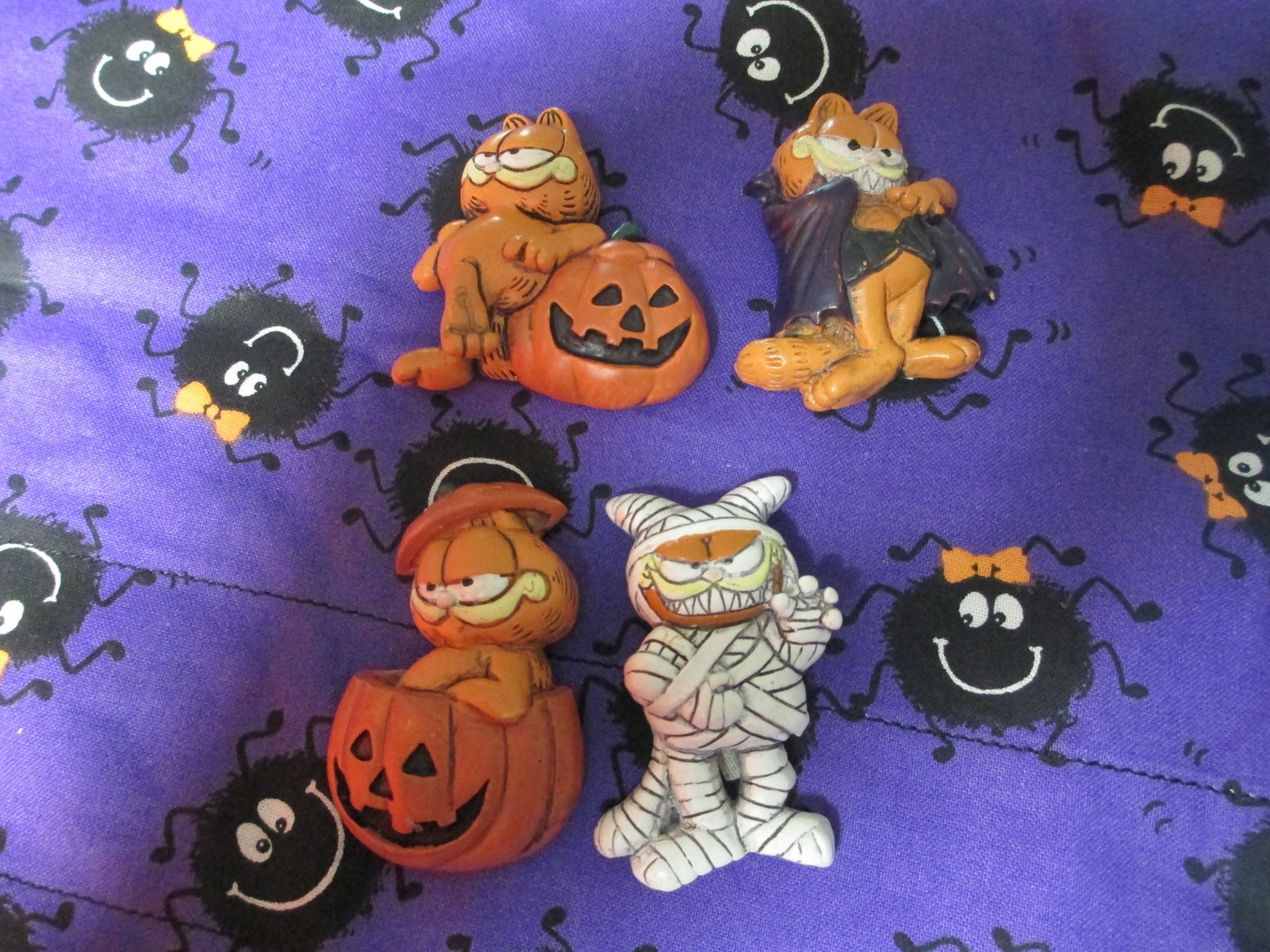 4 Vintage Garfield Resin Halloween Refrigerator Magnets by Enesco