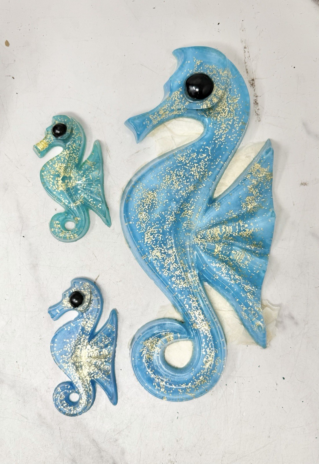 Vintage 1960s Lucite Seahorse Wall Plaques Set 3 Blue Aqua Gold Confetti MCM