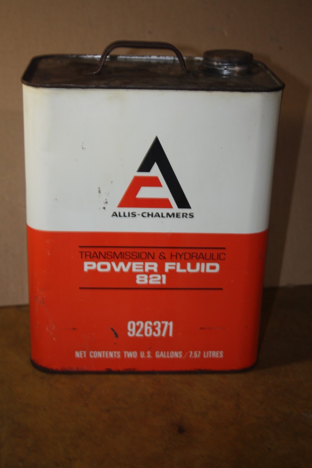 Vintage Empty 2 Gallon Allis Chalmers Power Fluid 821 Oil Can - Nice Can
