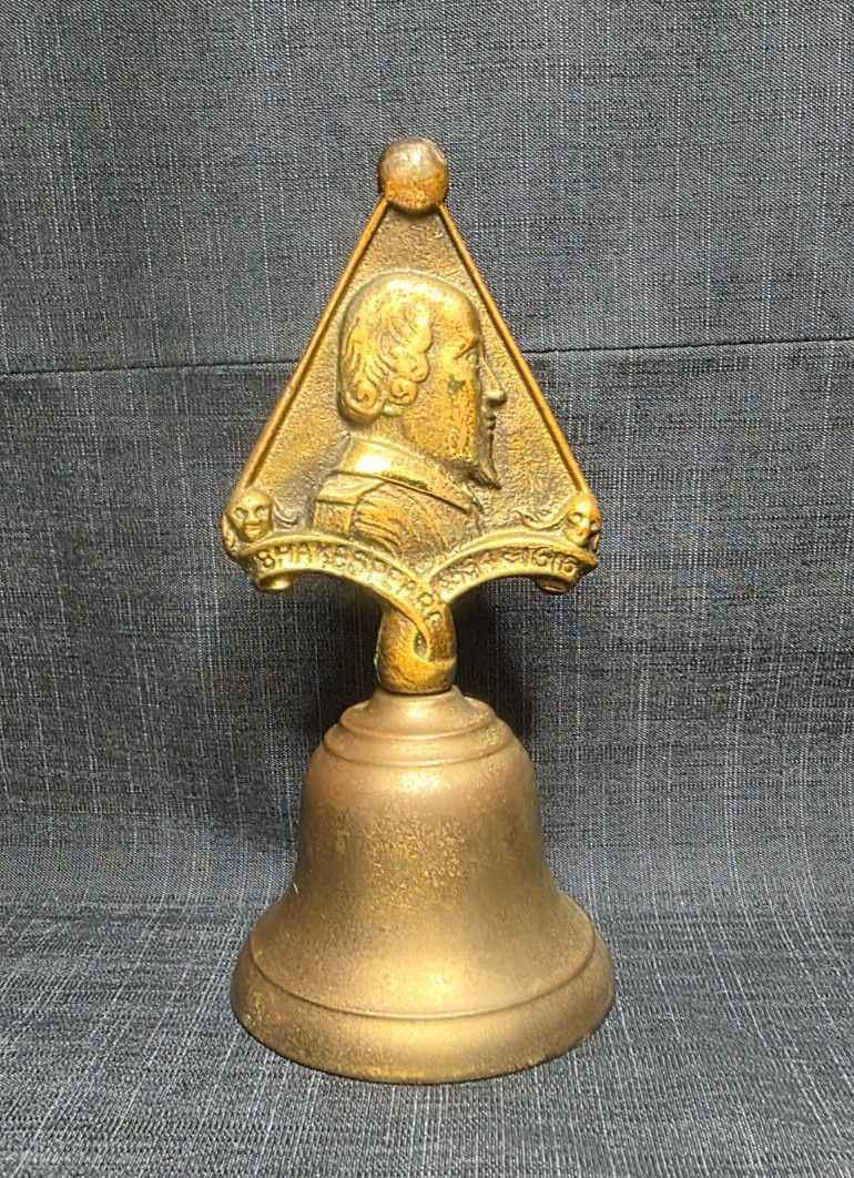 Vintage Brass William Shakespeare Hand Bell 1616 Commemorative Table Desk Bell