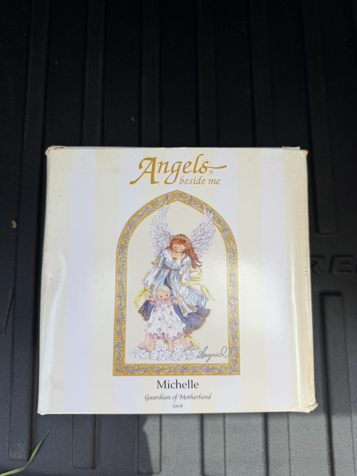 Angels Beside Me Michelle Guardian of Motherhood First Edition Figurine Box